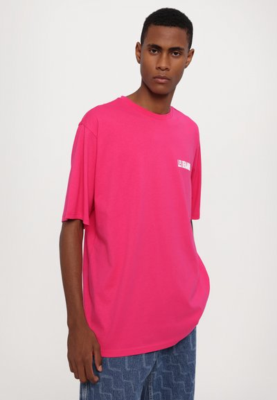 Les Benjamins SHORT SLEEVE TEE UNISEX - Μπλουζάκι με στάμπα - punky pink