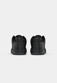 Tommy Hilfiger BASKET CORE LITE - Trainers - black