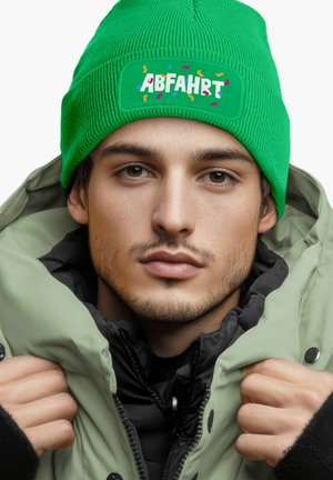 MoonWorks MIT PATCH MIT SPRUCH AUFDRUCK ABFAHRT - Beanie - grün