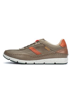 Sneaker low - pickle