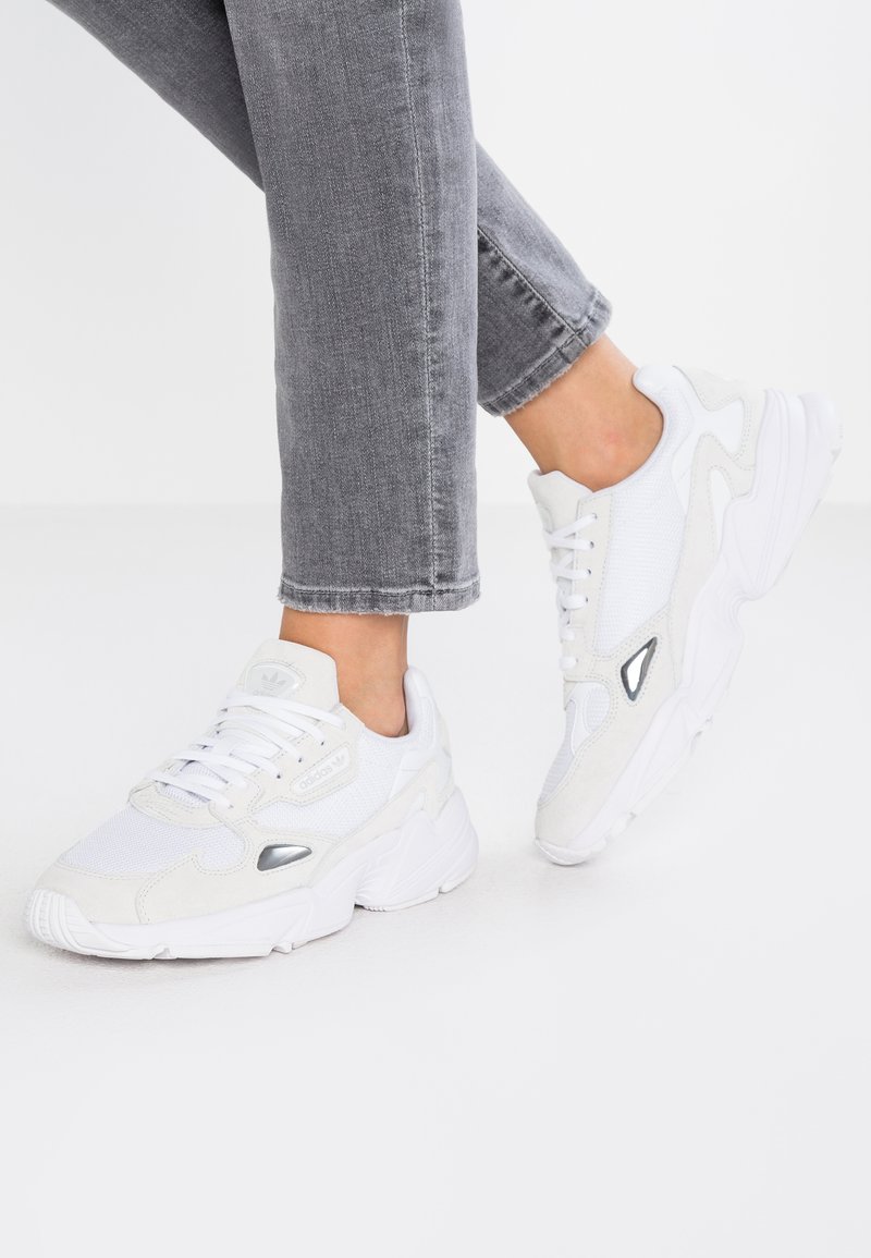 adidas Originals FALCON - Baskets basses - footwear white/crystal white/blanc - ZALANDO.FR