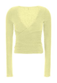 Pitkähihainen kietaisutoppi vaaleankeltaisena, valmistettu pehmeästä, teksturoidusta kankaasta. Siinä on syvä V-pääntie ja sivulla kerättyjä yksityiskohtia.