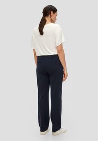s.Oliver BLACK LABEL Stoffhose - navy