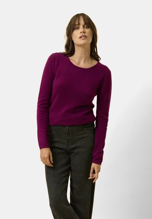 - Sweter