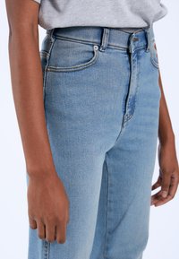 Dr.Denim MOXY STRAIGHT - Vaqueros rectos - cape light vintage worn