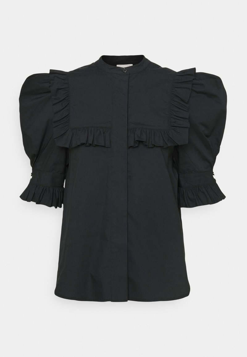 Blusa nera in cotone caratterizzata da maniche a sbuffo, dettagli plissettati, chiusura con bottoni e rifiniture a volant lungo le spalle e i polsini.
