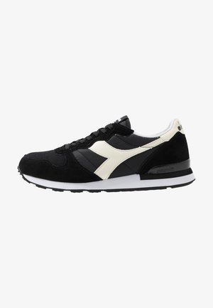 Trainers - black /white