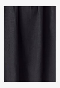 Unausgewählt, black