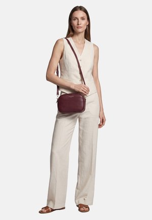 David Jones, DAVID JONES SHOULDER BAG - Sac bandoulière - bordeaux