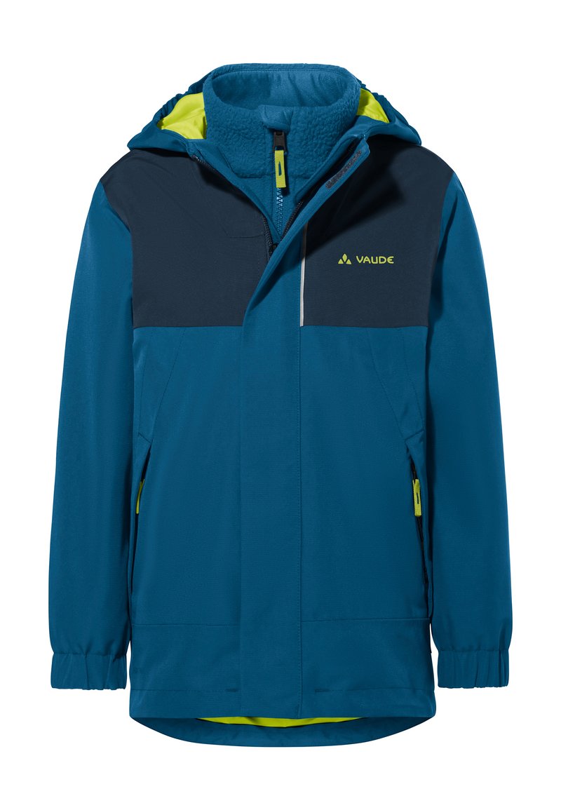 Giacca impermeabile in teal e blu navy, con cappuccio, foderata in pile e con tasche zippate. Accenti gialli a contrasto all'interno e sulle zip.