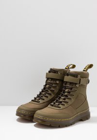 Dr. Martens Botines con cordones - khaki
