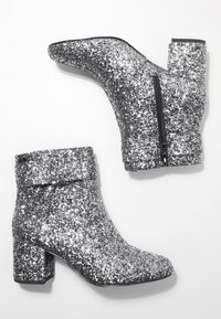 KARL LAGERFELD Botines - silver-coloured