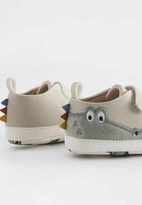 Next TWO STRAP PRAM  - Baskets basses - neutral crocodile