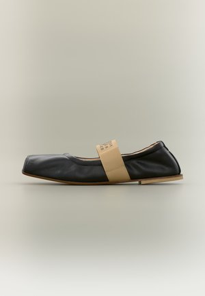MM6 Maison Margiela, Ballerina's met enkelbandjes - black/beige