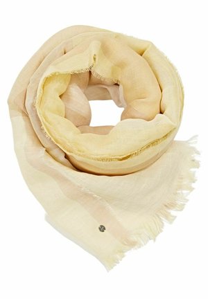 Bufanda ligera enrollada de color amarillo beige suave con bordes deshilachados y patrón de cuadros sutil sobre fondo blanco.