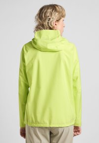 Leichte, wasserdichte Jacke in leuchtendem Limettengrün mit Kapuze. Sie hat eine glatte Textur und verstellbare Bündchen. Schlichtes Design, keine sichtbaren Beschläge.