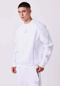 Witte sweatshirt met lichtblauwe accenten, ronde halslijn en zijzakken. Ontworpen met een gladde textuur en een merklogo aan de voorkant.