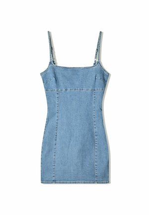 Abito in denim blu chiaro, presenta spalline sottili, corpino strutturato e una silhouette aderente con dettagli delle cuciture e scollatura dritta.
