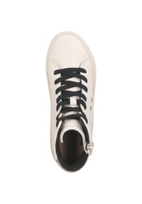 Sneaker alto bianco in pelle con lacci neri, colletto imbottito e zip laterale. Presenta una texture liscia e dettagli cuciti.