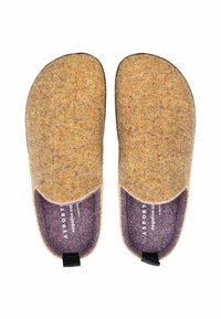 Zapatillas de casa de fieltro en marrón y púrpura con tiradores negros, vistas desde arriba, mostrando la marca ASPORT en el interior.