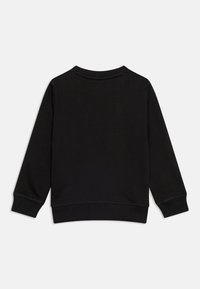 Μαύρο φούτερ με μακριά μανίκια, ριμπ μανσέτες, ζώνη και λαιμόκοψη, εμφανίζεται από πίσω σε λευκό φόντο.