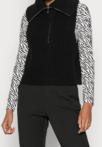 EDITED Sweter