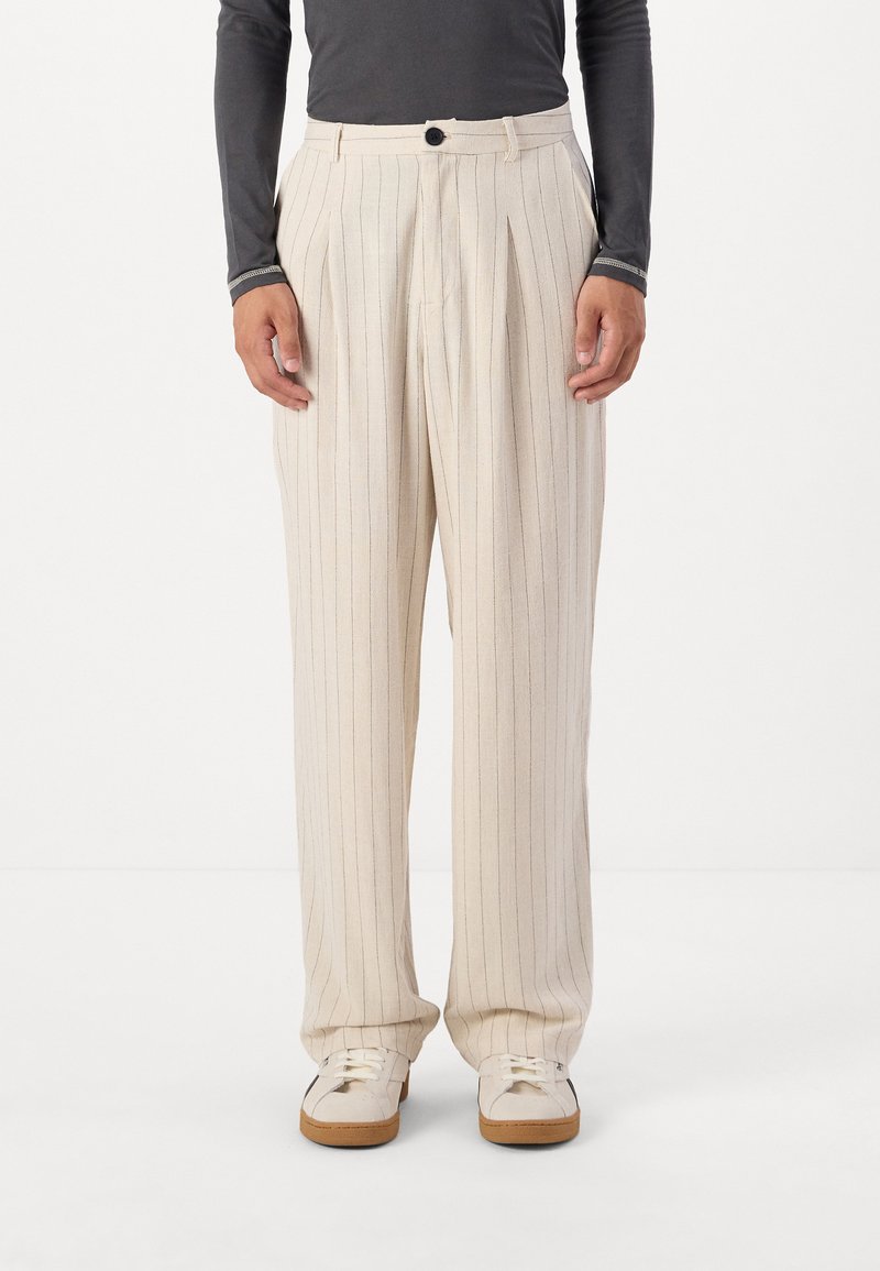 YOURTURN UNISEX - Pantalon classique - off white