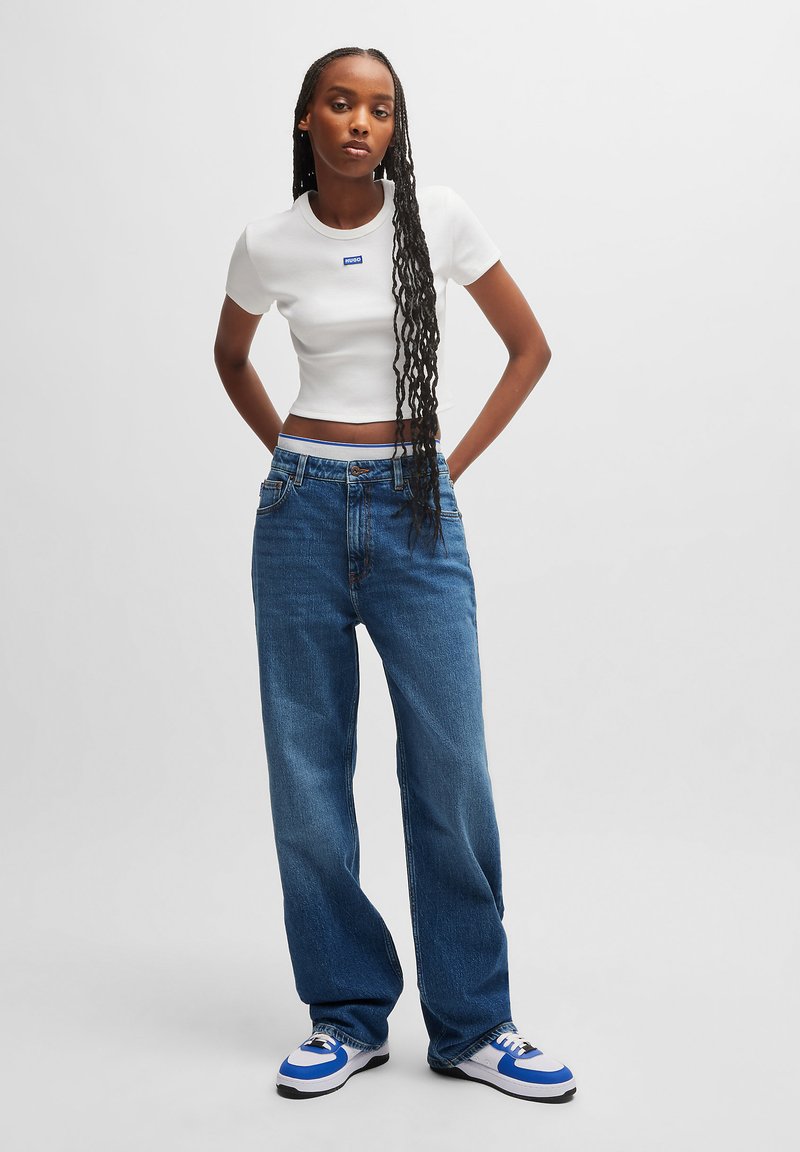 HUGO Mom Jeans 938 in 420 medium blue
