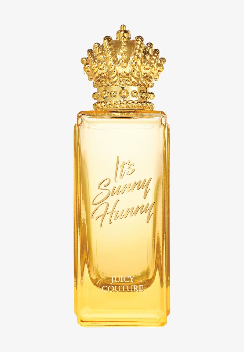 Butelka perfum Juicy Couture z kapeluszem w kształcie złotej korony, przezroczysta żółta ciecz i wygrawerowany tytuł "It's Sunny Hunny" z przodu.