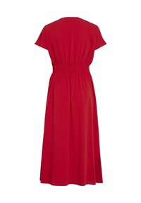 Czerwona midi sukienka z krótkimi rękawami, elastyczną talią i zwiewnym dołem. Gładki materiał bez wzorów i zdobień. Prosty, klasyczny krój.