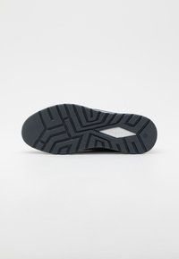 Thumbnail Image 8