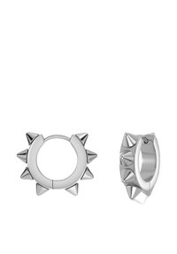 Sidabriniai žiedai auskarai, kuriuose yra apvalus dizainas su išsikišusiais spygliukais aplink kraštą, lygus paviršius ir blizganti apdaila.