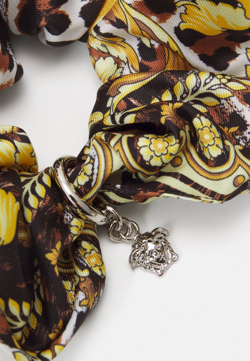 Versace Baroque Gold and White Hair Scrunchie Kids Printed Twill Scarf Tie Scrunchie Beige | VERSACE main image 3