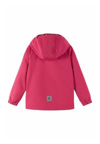 Veste imperméable rose avec capuche, poignets élastiques et un patch logo gris au dos. Texture lisse, design simple et sans fermeture à l'avant.