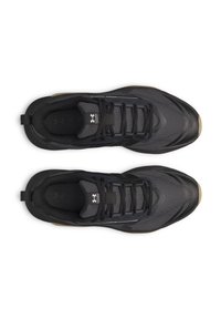 Μαύρα αθλητικά παπούτσια με υφαντό ανώτερο μέρος υφής, διαθέτουν μαύρα κορδόνια, επενδεδυμένο κολάρο και διακριτικό λογότυπο. Λαστιχένιες σόλες με μοτίβο πρόσφυσης.