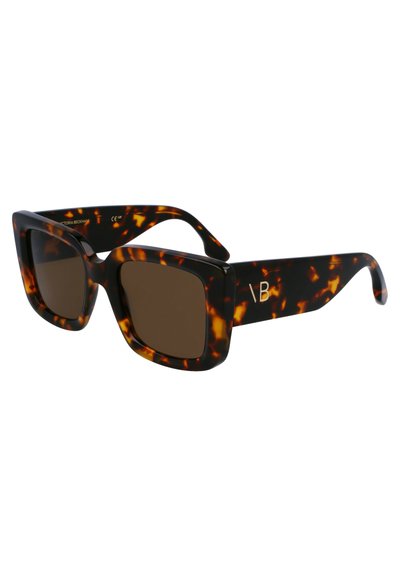 Óculos de sol quadrados com padrão tartaruga, lentes castanhas e armação preta. Apresenta um detalhe em logo dourado na lateral.