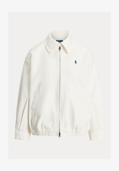 Λευκό μπουφάν με φερμουάρ και γιακά, ελαστικό στρίφωμα, πλαϊνές τσέπες και μικρό σκούρο μπλε κεντητό λογότυπο Polo στο στήθος.