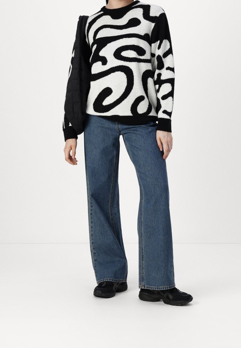 Pull Volcom Homme Occasion – Taille M, Multicolore, Très Bon état Général