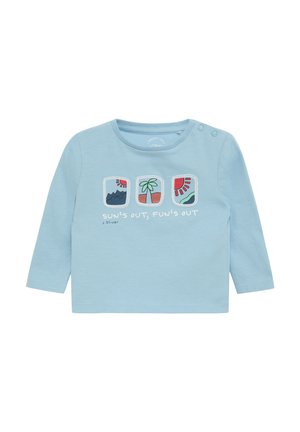 Lichtblauw shirt met lange mouwen van katoen, voorzien van een illustratie met palm bomen en golven, en de tekst "SUN'S OUT, FUN'S OUT" in het wit.