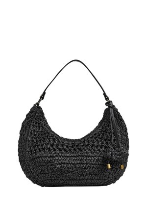 Zwarte geweven handtas met enkele schouderband en decoratieve kwastjes met goudkleurige accenten op witte achtergrond.