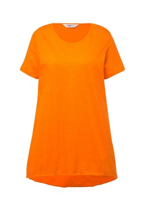 Oranssi lyhythihainen t-paita, jossa on pyöreä pääntie ja pidempi takasauma, ja se on valmistettu sileästä ja kevyestä kankaasta.