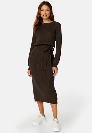 ROUND NECK RIB KNITTED MIDI DREESS - Abito in maglia - brown