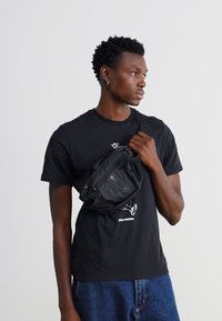 Salomon WAIST PACK UNISEX - Τσαντάκι μέσης - black