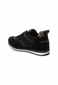 Refresh Zapatillas - black