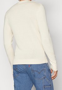 Pier One Stickad tröja - off-white