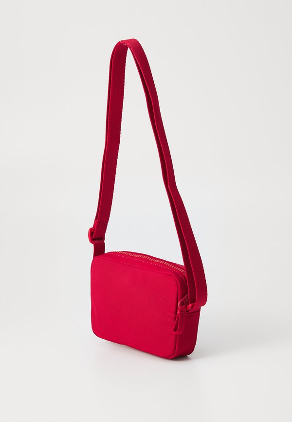 SCRIPT FLAG CROSSOVER BAG UNISEX – Umhängetasche