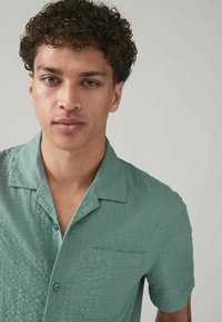 Next SHORT SLEEVE REGULAR FIT - Skjorter - green