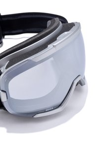 Suusaprillid hallikate toonidega läätsedega, hõbedase raamiga ja musta vahtvoodriga. Omavad reguleeritavat rihma ja Zeissi brändi läätsel.