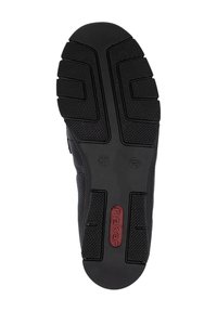Suela de zapato de goma negra con un patrón de textura, que presenta un logo en relieve de color rojo. Diseño sólido y duradero con surcos para tracción.
