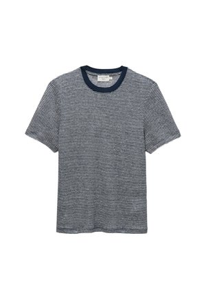 T-shirt manches courtes bleu marine et blanc à fines rayures horizontales, avec un col rond uni bleu marine.